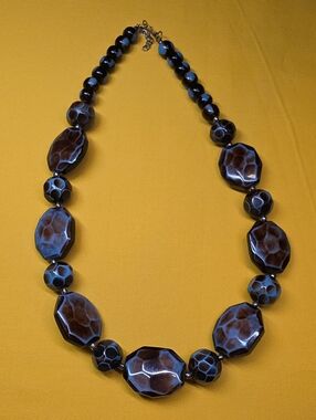 Vintage-Style Necklace w/Striking Resin/Acrylic Faceted Beads w/Wire Hook Clasp